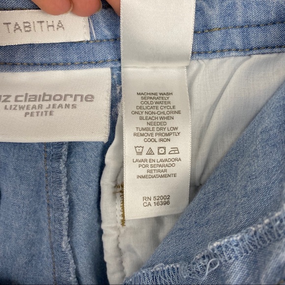 Liz Claiborne Tabitha Cropped Light Wash Wide Leg Chambray Pant 4P - Picture 11 of 13